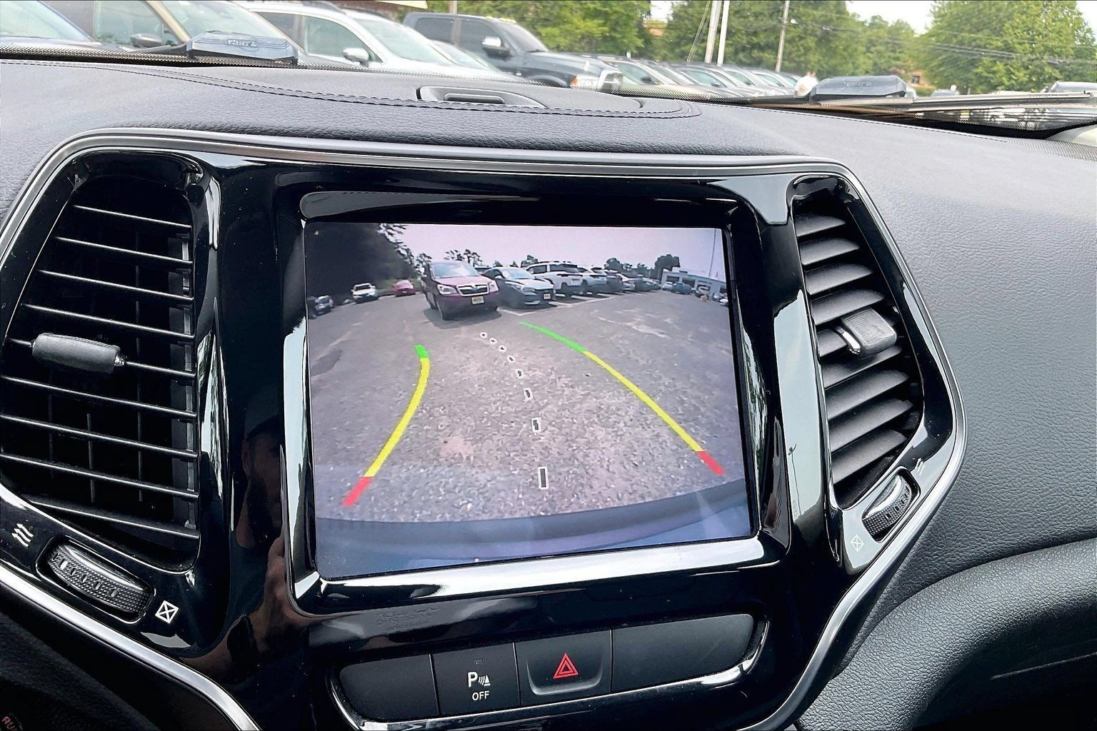 Used 2019 Jeep Cherokee Limited AWD/4WD image 29