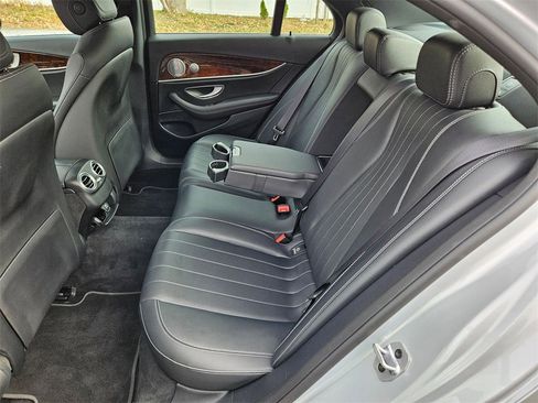 Used 2019 Mercedes-Benz E 300 4MATIC image 21