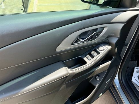 Used 2021 Chevrolet Traverse RS w/ LPO, Floor Liner Package image 18