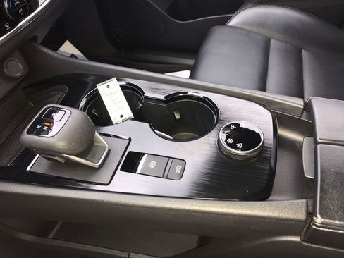 Used 2023 Nissan Rogue SV w/ SV Premium Package image 20