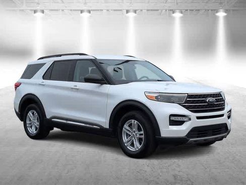 Used 2023 Ford Explorer XLT w/ Equipment Group 202A AWD/4WD image 2