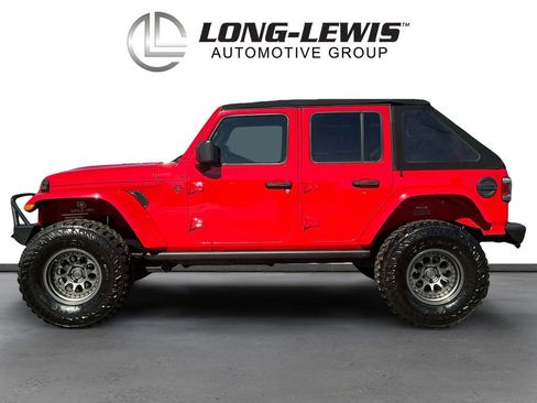 Used 2020 Jeep Wrangler Unlimited Sahara image 2