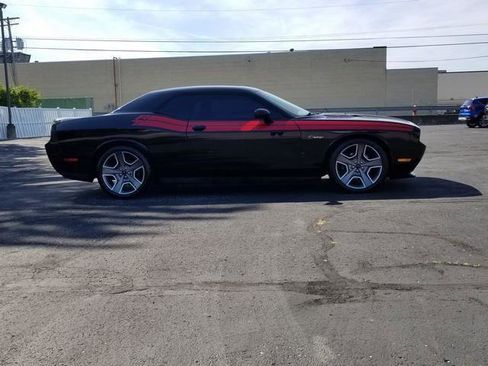 Used 2012 Dodge Challenger R/T image 5