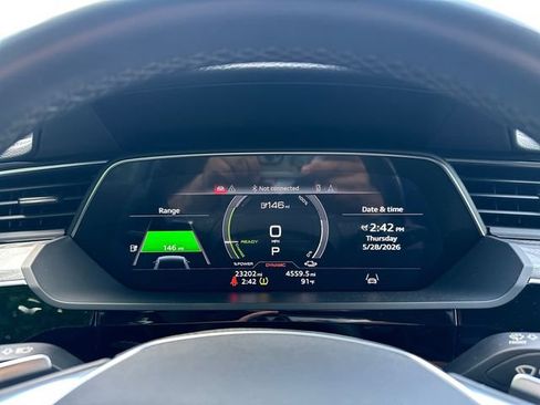 Used 2023 Audi e-tron Premium Plus w/ Premium Plus Package AWD/4WD image 28