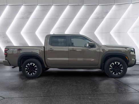 Used 2023 Nissan Frontier PRO-4X w/ Pro Convenience Package AWD/4WD image 8