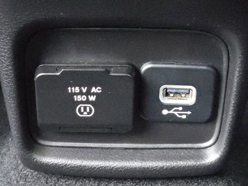 Used 2019 Jeep Compass Latitude w/ Popular Equipment Group image 17