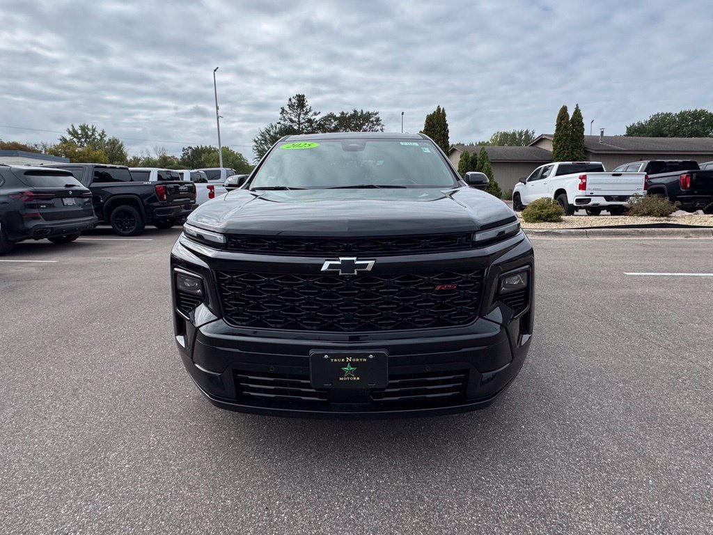 Used 2025 Chevrolet Traverse RS AWD/4WD image 3