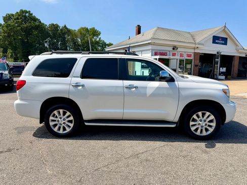 Used 2017 Toyota Sequoia Platinum AWD/4WD image 6