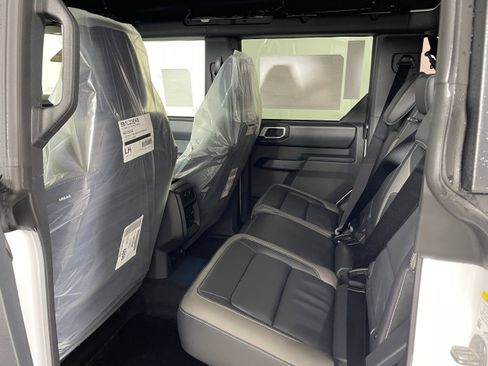 New 2025 Ford Bronco Outer Banks image 4