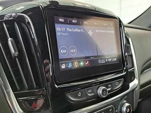 Used 2023 Chevrolet Traverse LT w/ Rear Camera Mirror Package AWD/4WD image 15