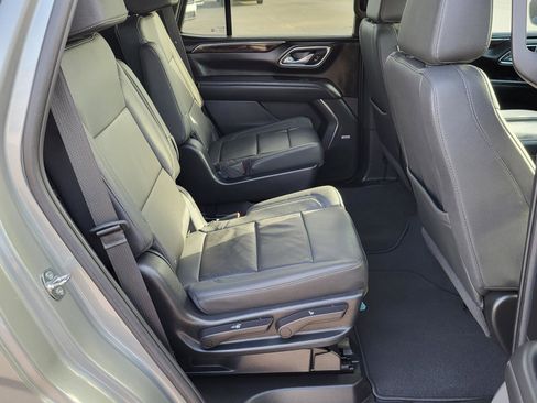 Used 2023 Chevrolet Tahoe Z71 w/ Luxury Package AWD/4WD image 11