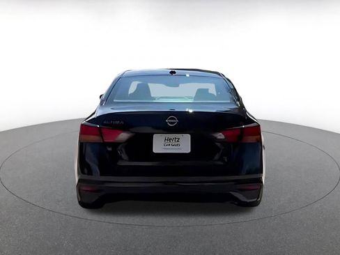 Used 2025 Nissan Altima 2.5 SV FWD image 12