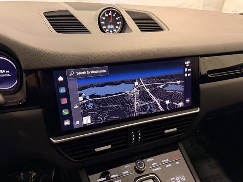 Used 2023 Porsche Cayenne Coupe image 23