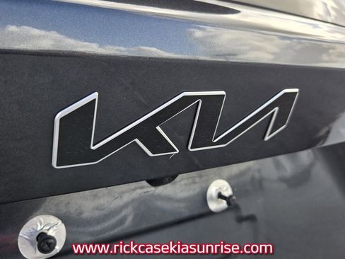 Used 2023 Kia Sorento S FWD image 8