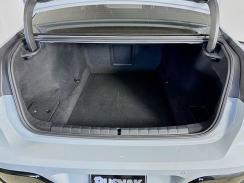 Certified 2025 BMW 740i image 28