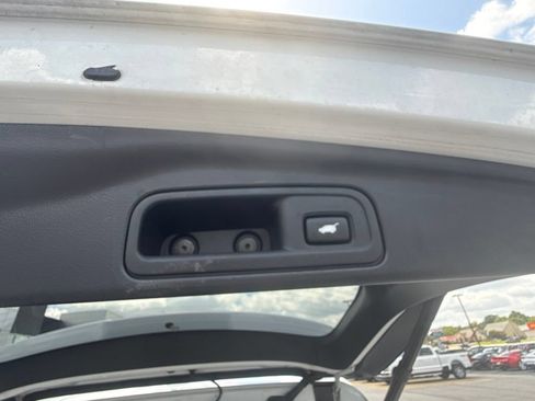 Used 2020 Honda Pilot Touring image 9