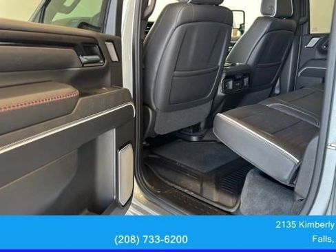 Used 2025 GMC Sierra 2500 AT4X AWD/4WD image 40