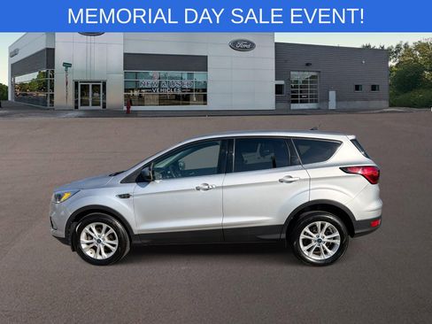 Used 2019 Ford Escape SE FWD image 6