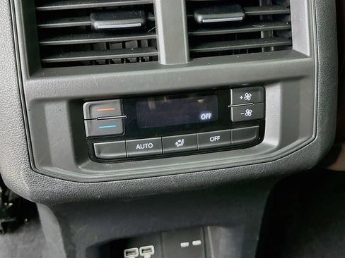 Used 2021 Volkswagen Atlas SE AWD/4WD image 36