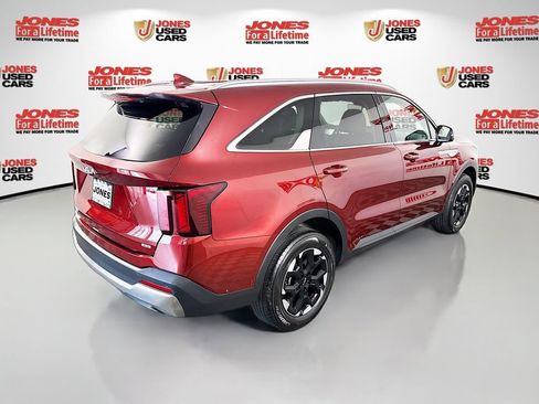 Used 2025 Kia Sorento S AWD/4WD image 16