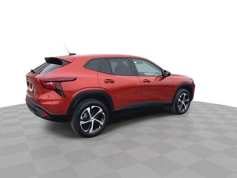 Used 2024 Chevrolet Trax RS w/ Driver Confidence Package image 8