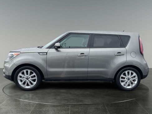Used 2018 Kia Soul + FWD image 5