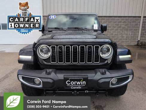 Used 2024 Jeep Wrangler Unlimited Sahara w/ Technology Group AWD/4WD image 8