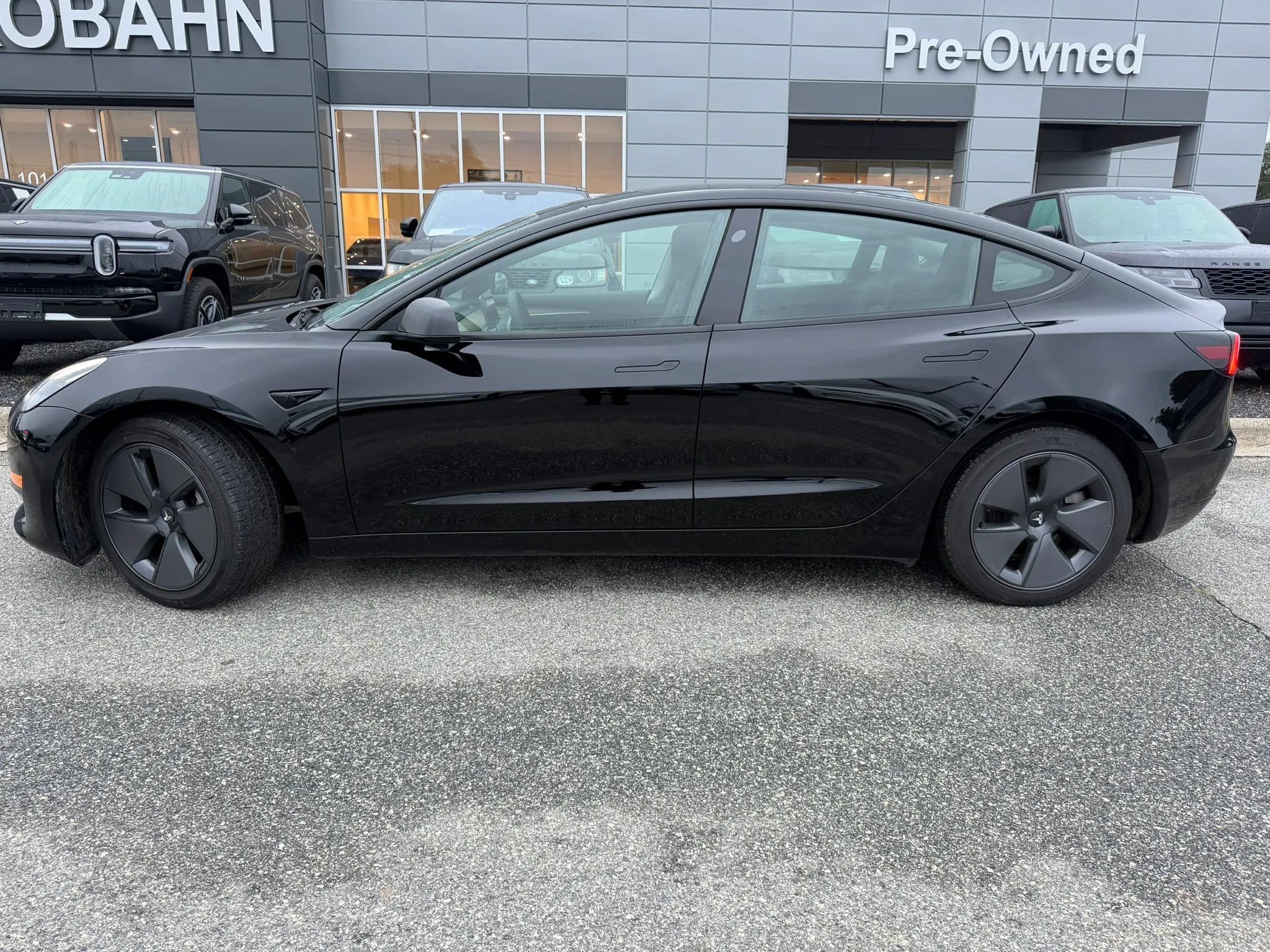 Used 2023 Tesla Model 3 Standard Range RWD image 2