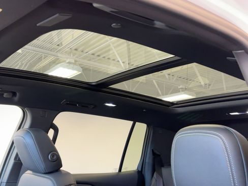 New 2026 Chevrolet Traverse LT w/ Sun and Wheel Package image 14