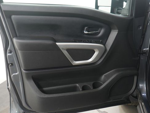 Used 2024 Nissan Titan SV w/ SV Convenience Package image 23