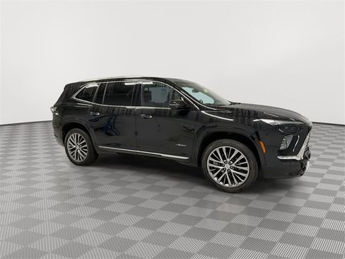 Certified 2025 Buick Enclave Avenir image 13
