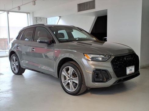 Certified 2025 Audi Q5 2.0T Premium AWD/4WD image 3