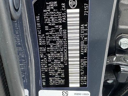 Used 2025 Toyota Camry SE w/ Convenience Package image 40