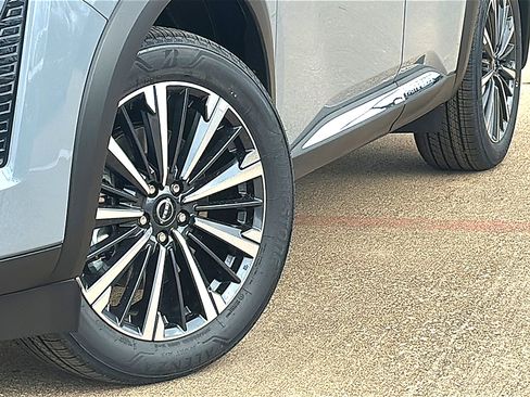 New 2026 Nissan Pathfinder Platinum w/ Cargo Package image 3