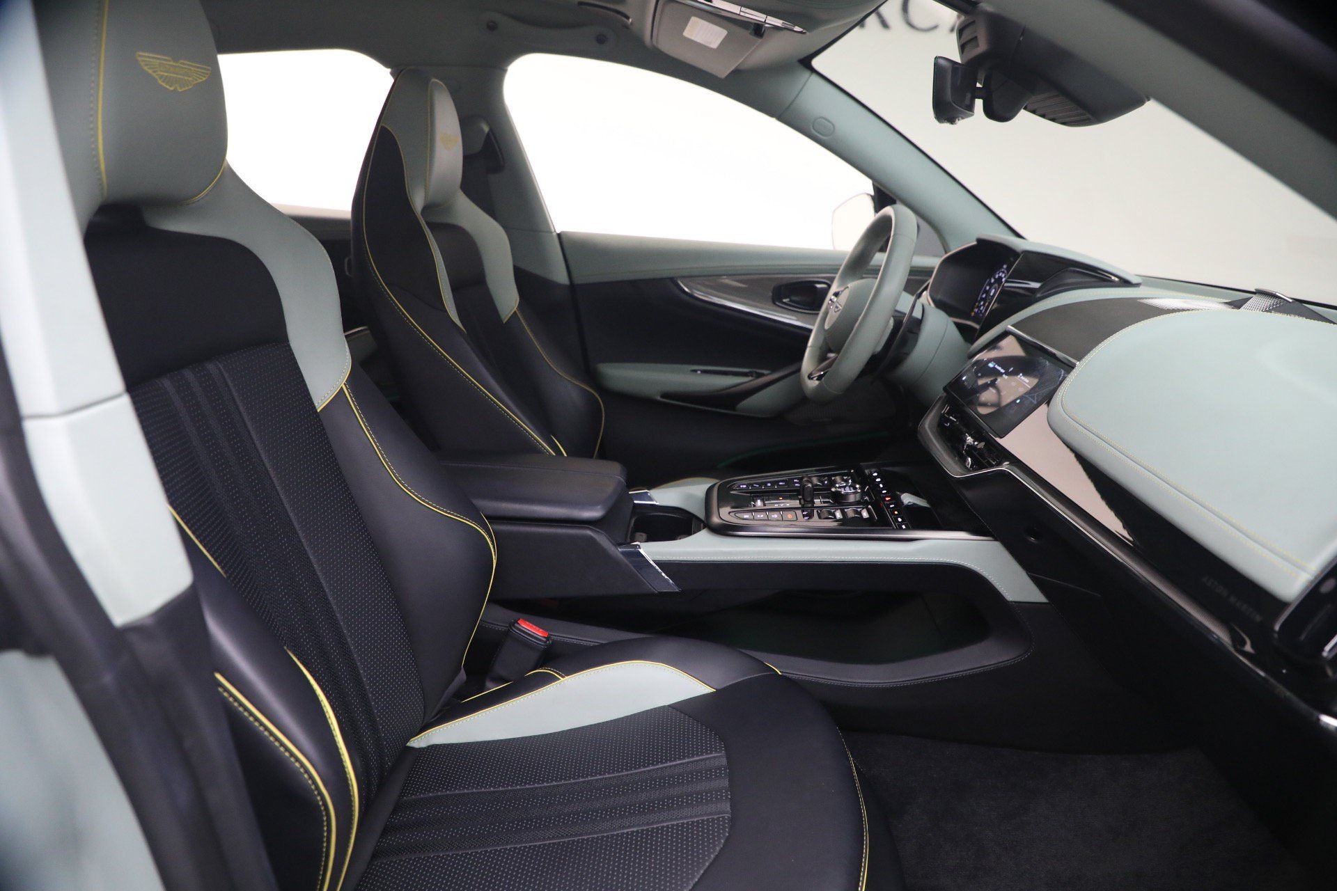Used 2025 Aston Martin DBX 707 AWD/4WD image 18