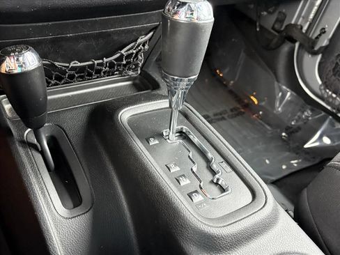 Used 2017 Jeep Wrangler Unlimited Sport w/ Quick Order Package 24S AWD/4WD image 19
