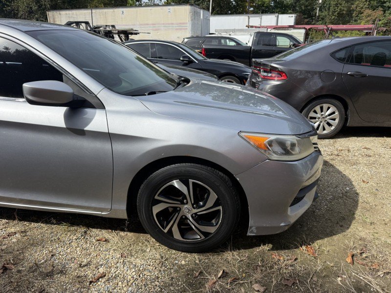 Used 2017 Honda Accord LX image 7