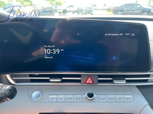 Used 2025 Hyundai Elantra Limited FWD image 12