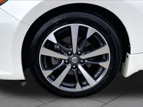 Used 2017 Nissan Altima 2.5 SR FWD image 11