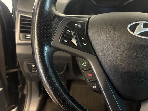 Used 2016 Hyundai Veloster Turbo FWD image 18