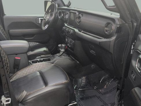 Used 2023 Jeep Wrangler Unlimited Sahara AWD/4WD image 24