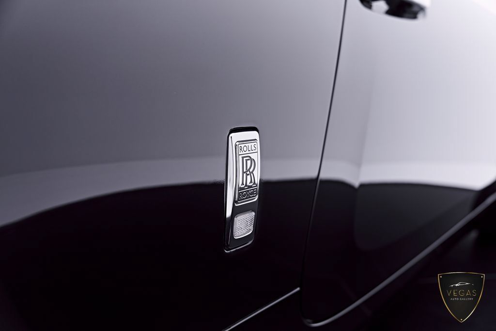 Used 2019 Rolls-Royce Dawn RWD image 29