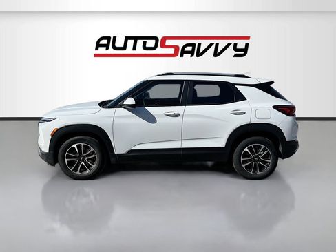 Used 2024 Chevrolet TrailBlazer LT w/ Driver Confidence Package FWD image 4