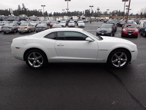 Used 2010 Chevrolet Camaro LT w/ Interior Accent Trim Package RWD image 6