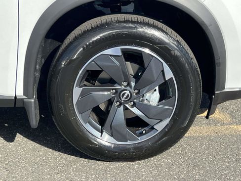 Used 2026 Nissan Rogue SV image 6