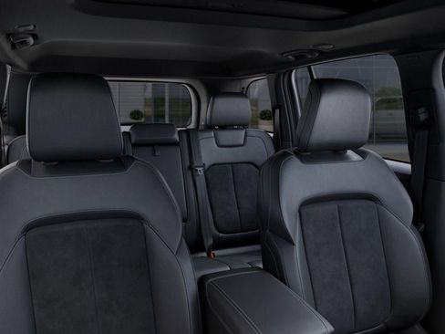 New 2025 Jeep Grand Cherokee Altitude image 26