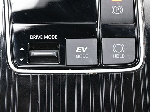 Certified 2025 Toyota Sienna XSE w/ XSE Plus Package image 29