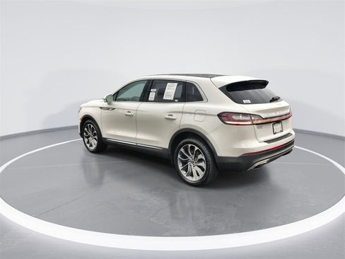 Used 2022 Lincoln Nautilus Reserve image 6