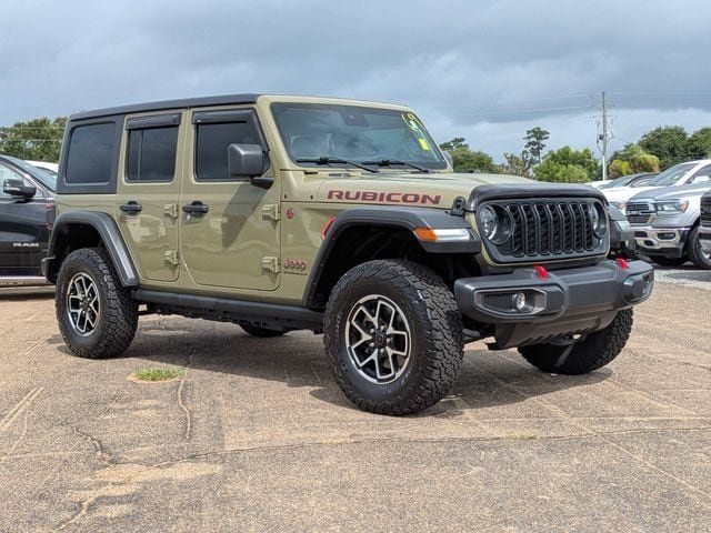 Used 2025 Jeep Wrangler Unlimited Rubicon w/ Convenience Group AWD/4WD image 2