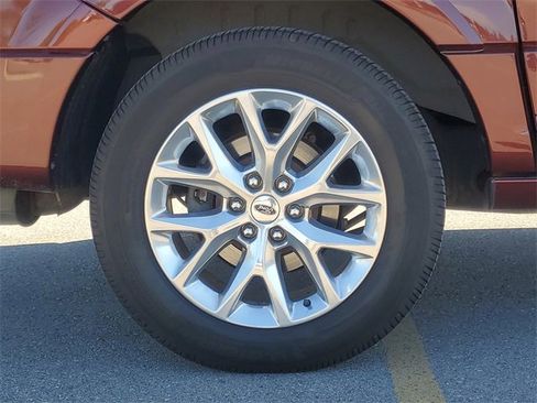 Used 2016 Ford Expedition EL Limited w/ Equipment Group 301A image 9